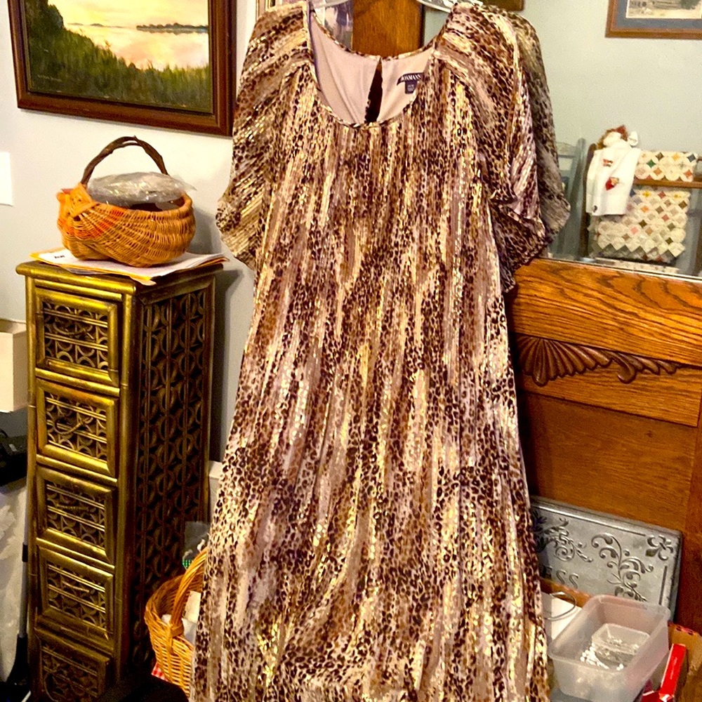 Romans Ladies Size 26 Dress with multi shades of browns and creams.